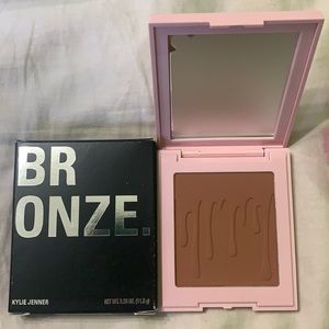 Brand new Kylie Jenner Bronzer